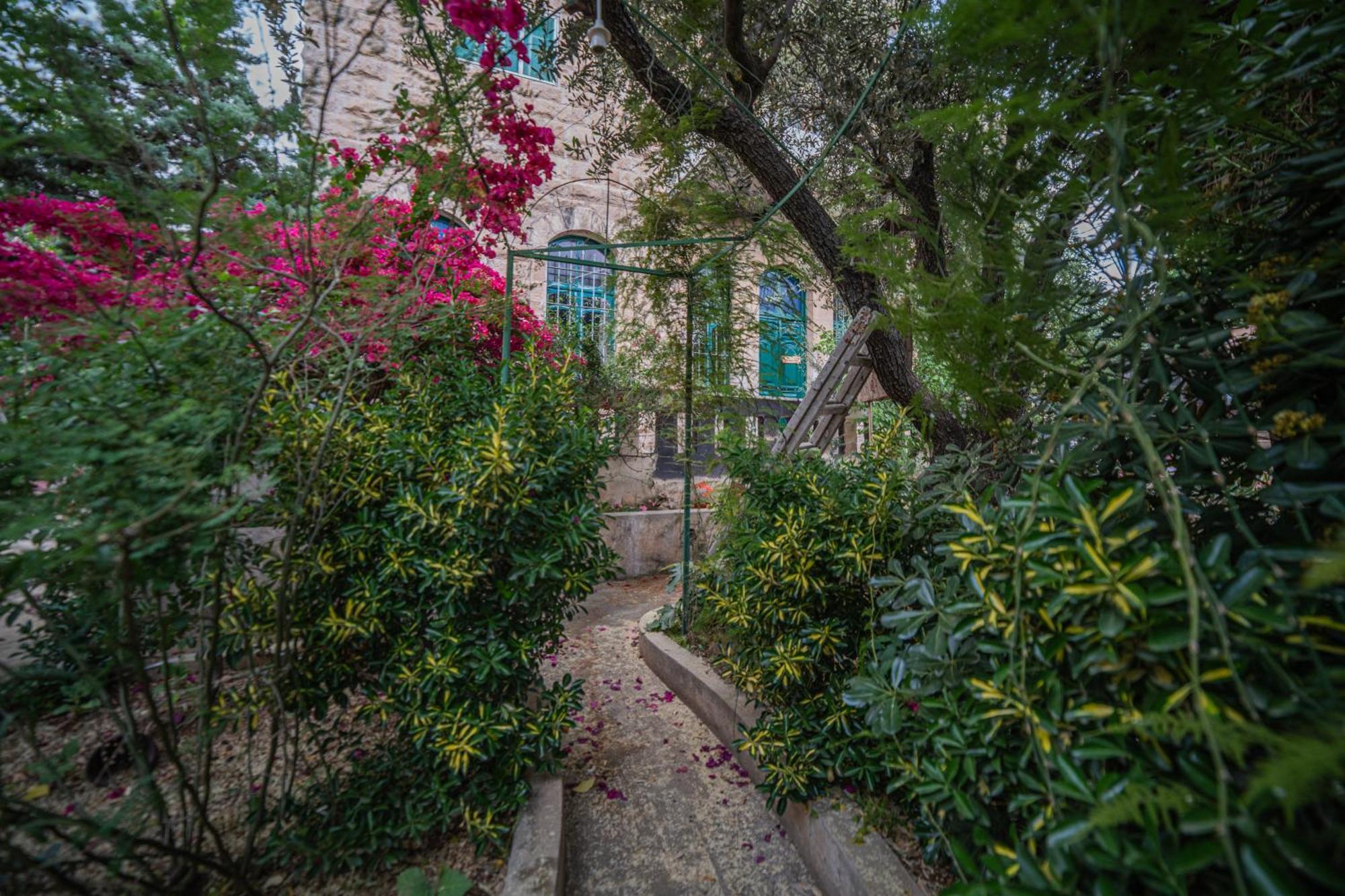 Central House With Beautiful Garden Amman Dış mekan fotoğraf